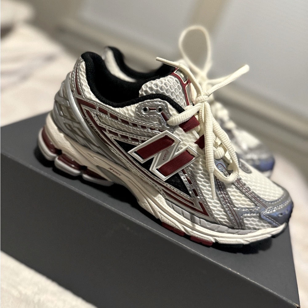 New Balance 1906R